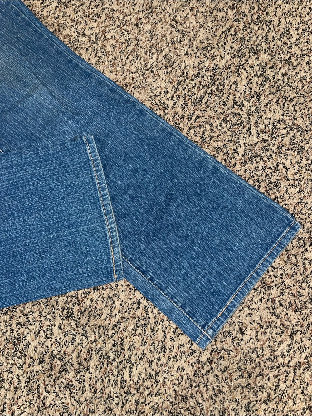 Levi's Vintage 550 Relaxed Bootcut Mid Rise Blue Denim Jeans Woman’s Size 8 EUC - Picture 3 of 6